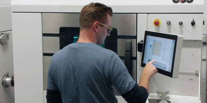 Joel Neidig using ITAMCO's EOS M290