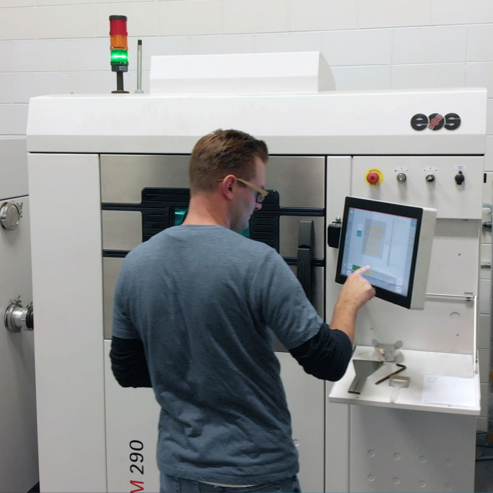 Joel Neidig using ITAMCO's EOS M290